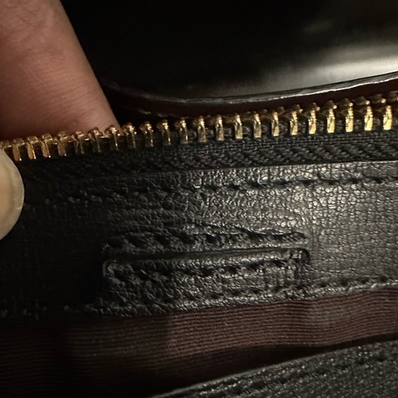 Pre-owned large Coach purse. - Picture 4 of 7